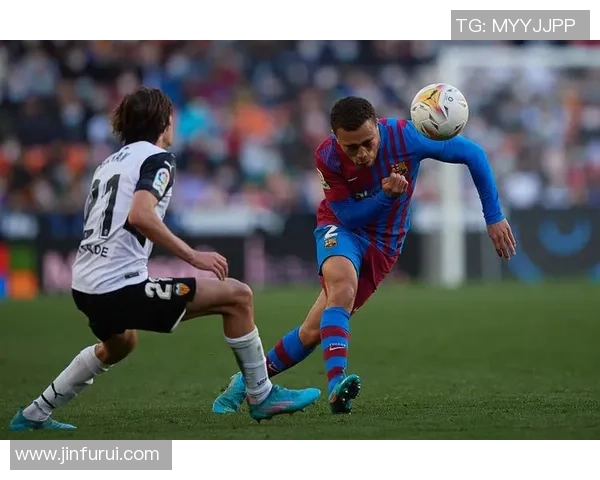 西甲激情碰撞里昂大胜巴萨引发全场震动与热议