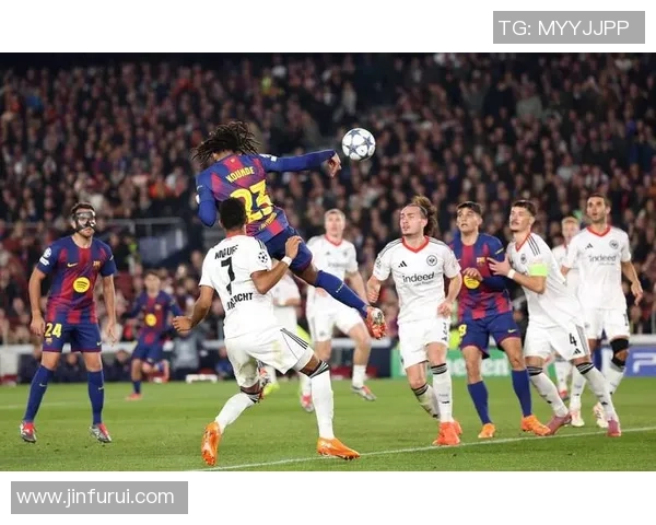 欧联杯激战国米逆转巴萨神扑成关键瞬间引发全场狂欢